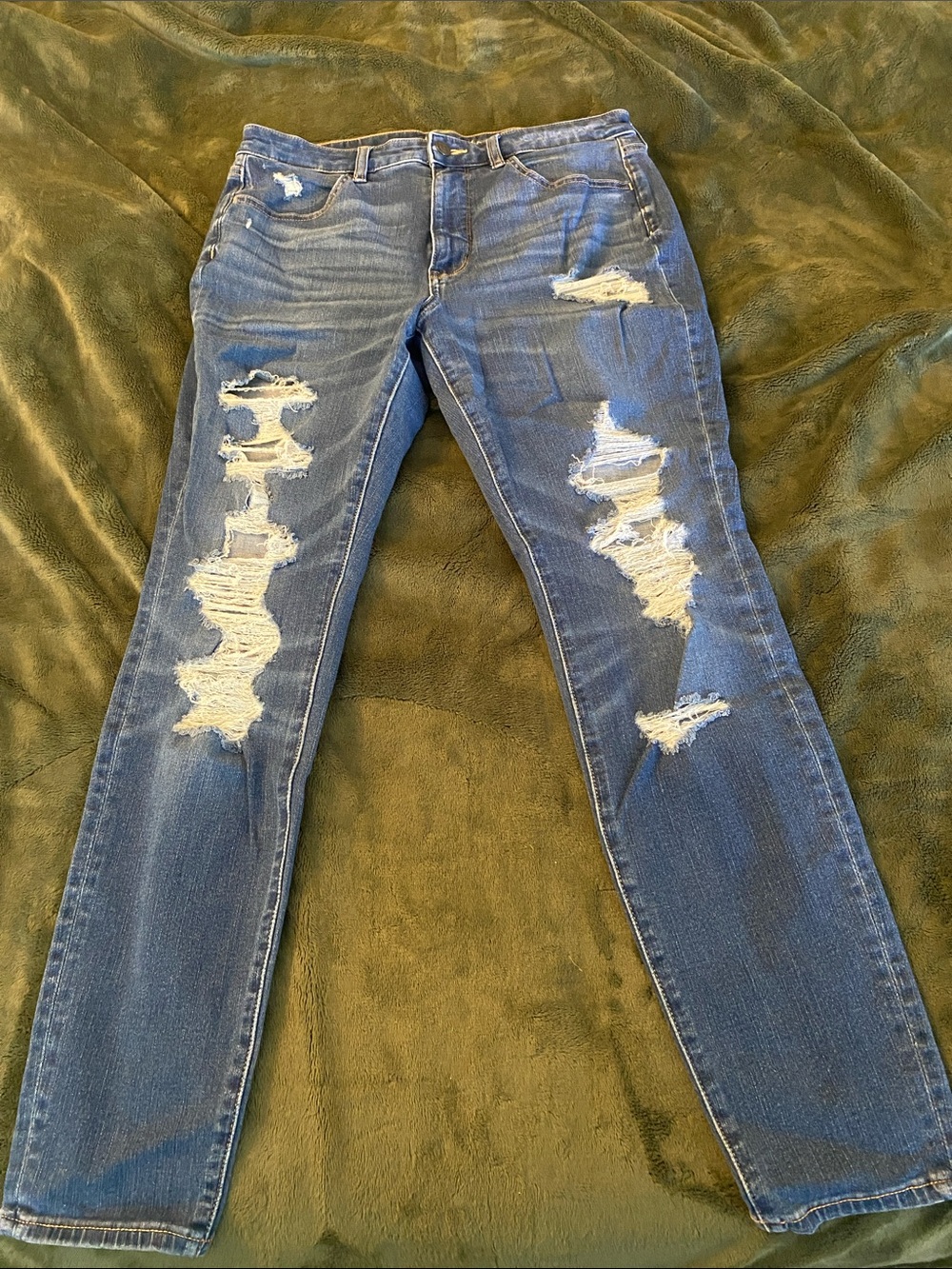American Eagle Outfitters Distressed Dark Blue Skinny Jeans